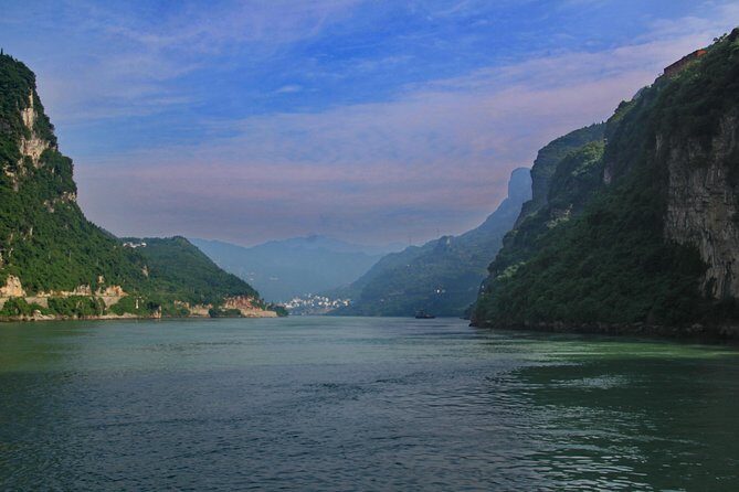 Yangtze River Cruise from Yichang to Chongqing Upstream in 5 Days 4 Nights - Day 2 at the Three Gorges Dam and Into Xiling Gorge