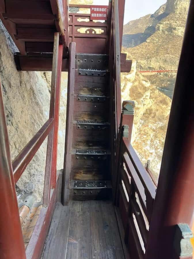 YungangGrottoe HangingTemple Private Self-guided Tour by Car - Hanging Temple on the cliff: what to notice at the height of it all