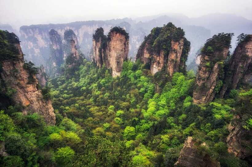 Zhangjiajie: 2-Day Highlights Tour w/Glass Bridge &Cable car - Tianmen Mountain cable car and the 99 Bends viewpoint run