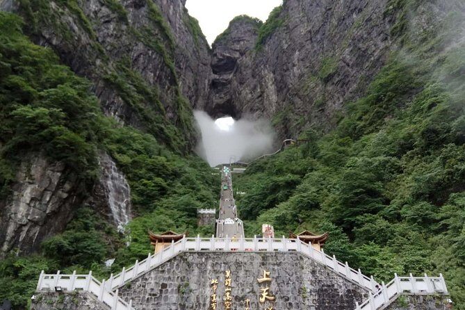 Zhangjiajie 2 days highlight tour - Day 1: Tianzi Mountain, Baolong Elevator, and the Glass Bridge height test