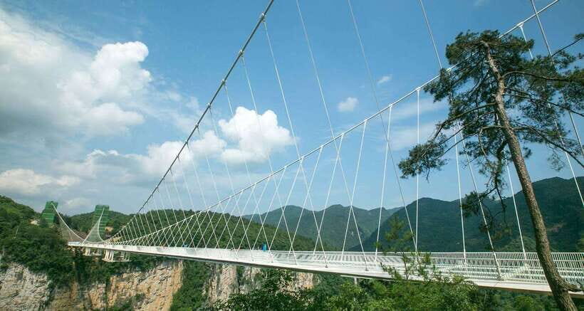 Zhangjiajie: 3-Day Tour with Cable Car, Glass Lift & Skywalk - Day 2: Glass Bridge nerves, Grand Canyon walking, and Baofeng Lake calm