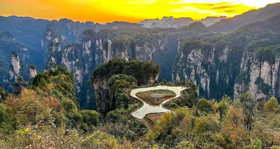 Zhangjiajie: Mini Group Day Tour with Bailong Elevator - Yangjiajie and the Natural Great Wall: nature’s version of a border