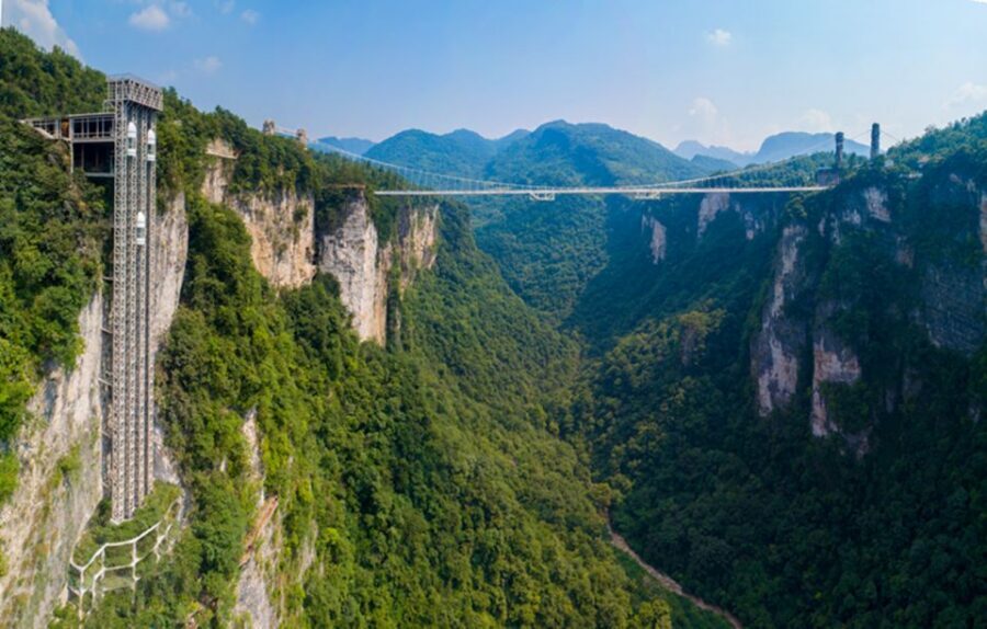 Zhangjiajie National Park: 2-Day Guided Tour w/ Glass Bridge - Bailong Elevator and Yuanjiajie: the iconic spire circuit