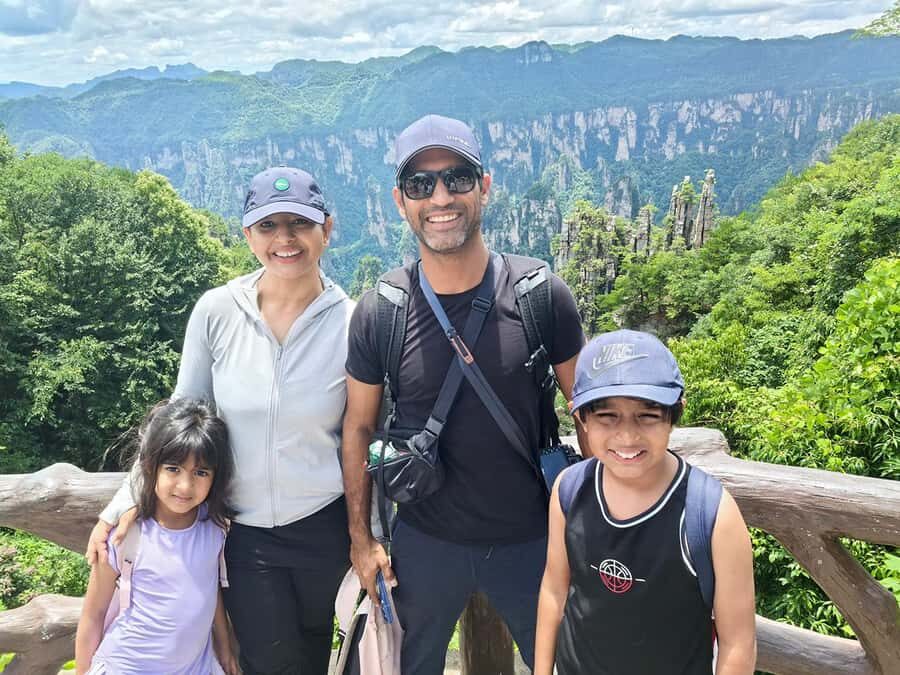 Zhangjiajie: VIP Zhangjiajie National Forest Park Day Tour - Tianzi Mountain and Helong Park: big views with cultural context
