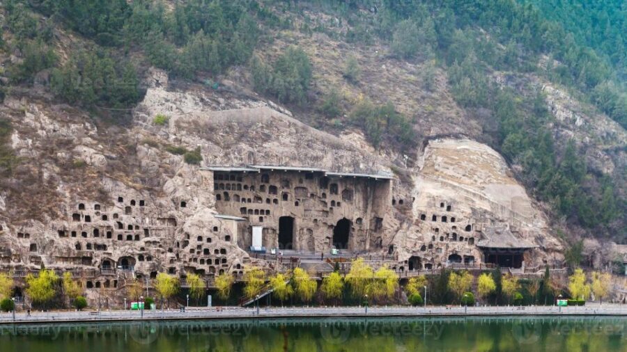 Zhengzhou: Private Tour to Shaolin Temple & Longmen Grottoes - Price and Value: What $168 Per Person Really Buys