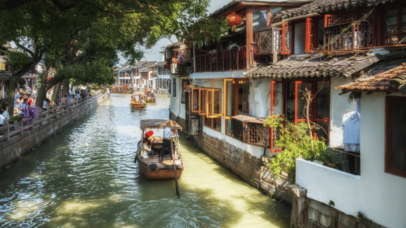 Zhujiajiao & Shanghai:Small Group Tour Water Town to Skyline - The Bund Skyline Views: Making 40 Minutes Count