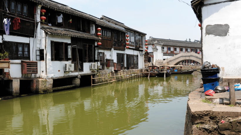 Zhujiajiao & Shanghai:Small Group Tour Water Town to Skyline - Tour Pace, Comfort, and Who This Fits Best