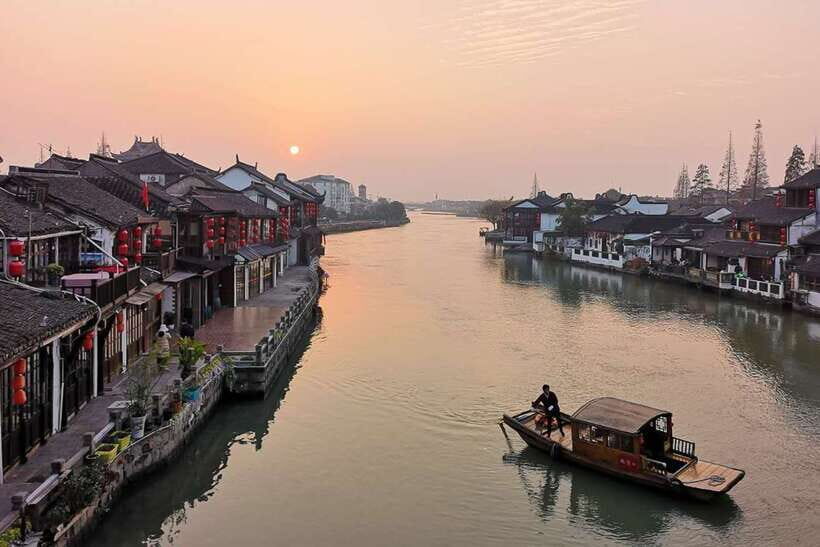 Zhujiajiao Water Village: Private Tour from Shanghai - Arriving at Zhujiajiao: The Water Village That Makes Time Feel Slower